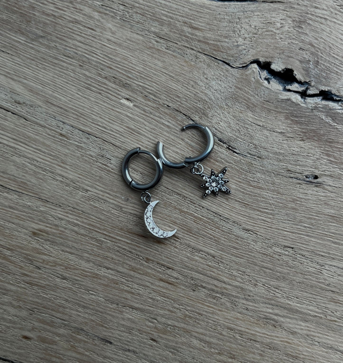 STER,MAAN OORBELLEN SILVER