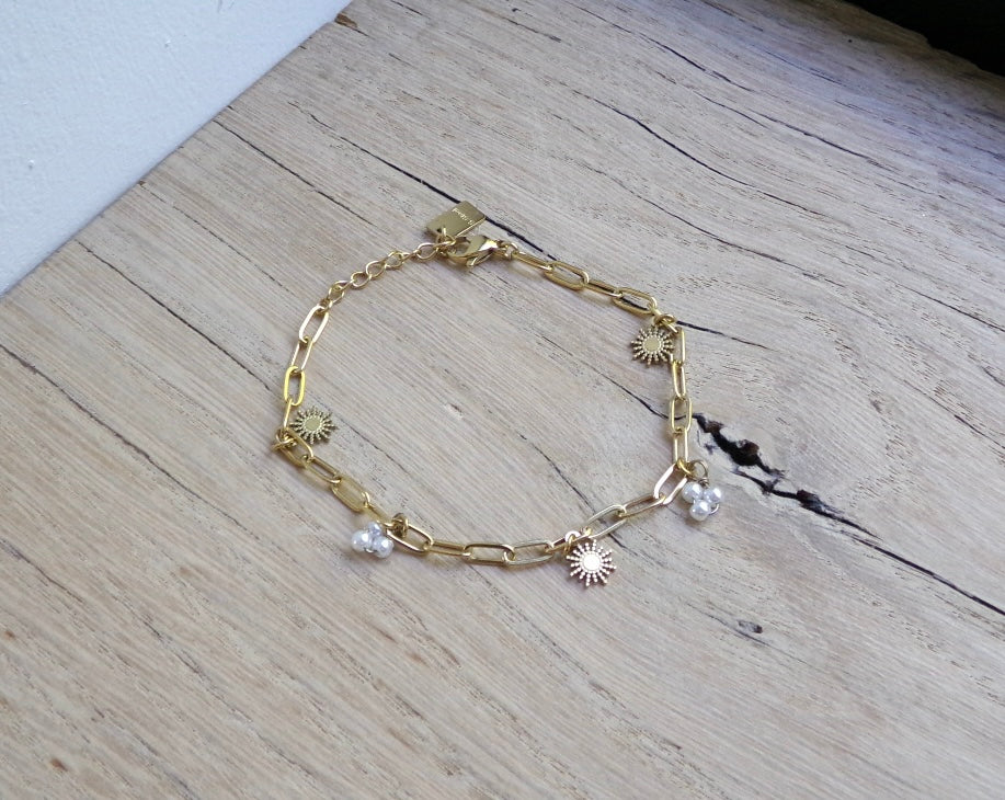SCHAKELARMBAND MET BEDELS GOUD