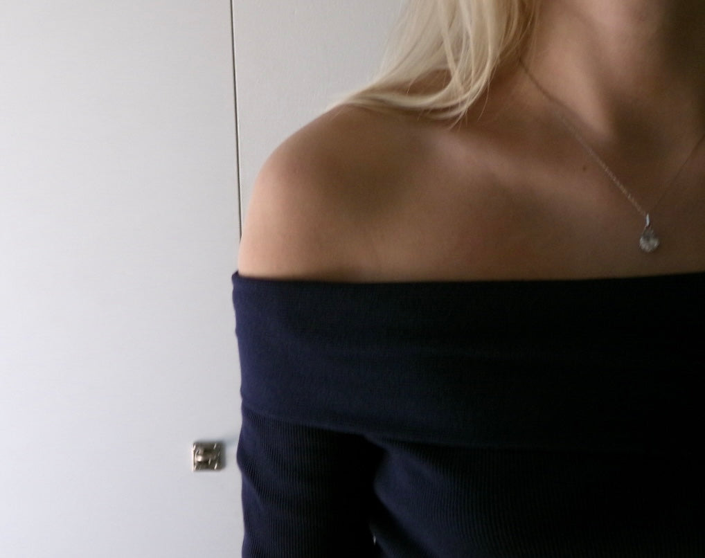 OFF SHOULDER TOP LANGE MOUWEN