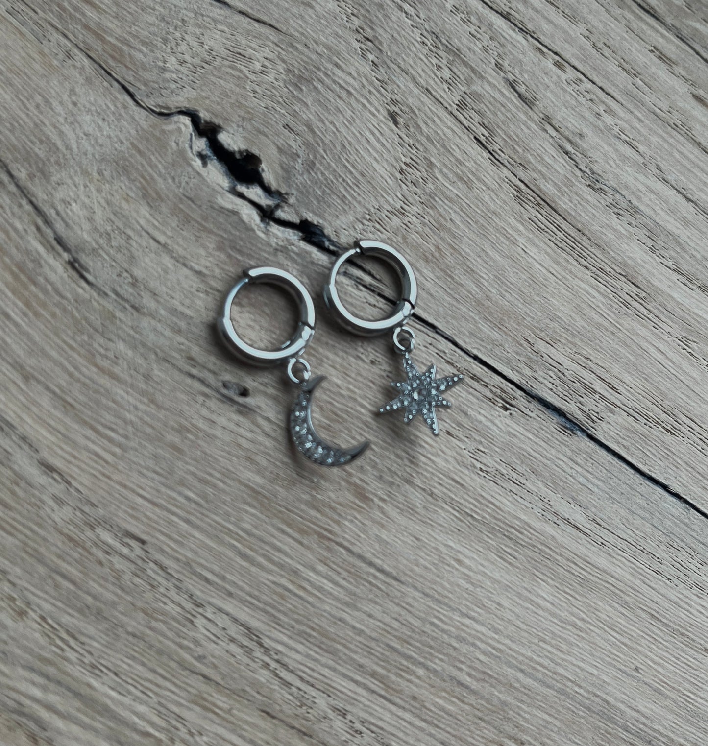 STER,MAAN OORBELLEN SILVER