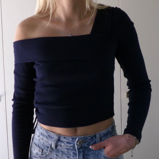 OFF SHOULDER TOP LANGE MOUWEN