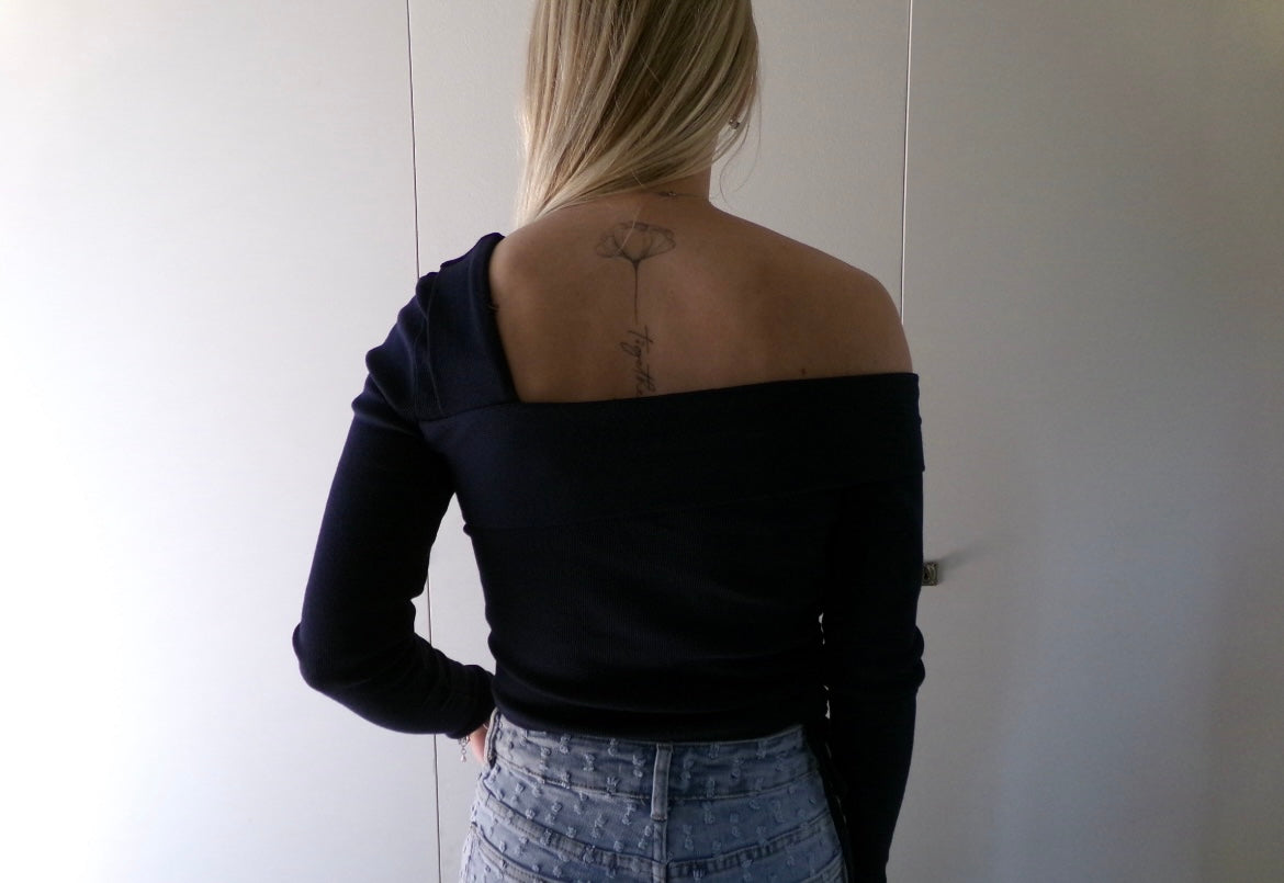 OFF SHOULDER TOP LANGE MOUWEN