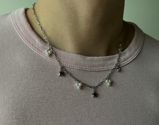 SCHAKELKETTING MET BEDELS ZILVER